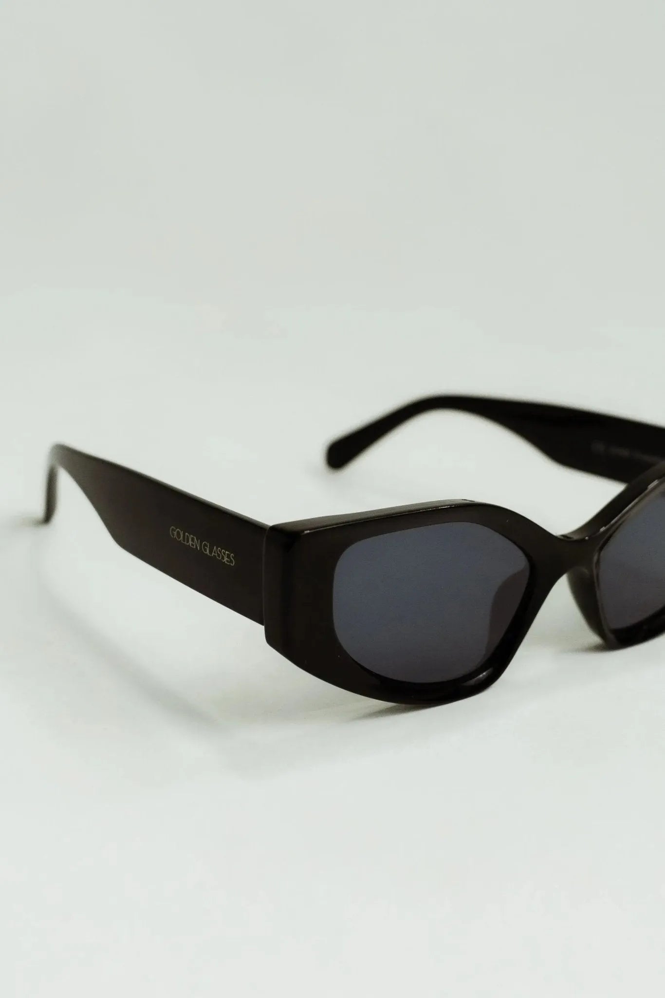 Damen ikonische schwarze Sonnenbrille